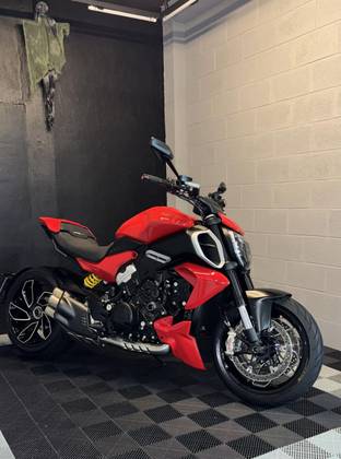 DUCATI DIAVEL V4 